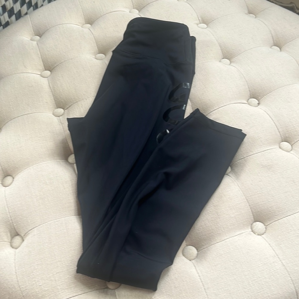 Women's Ca good American size 2/medium black leggings great condition